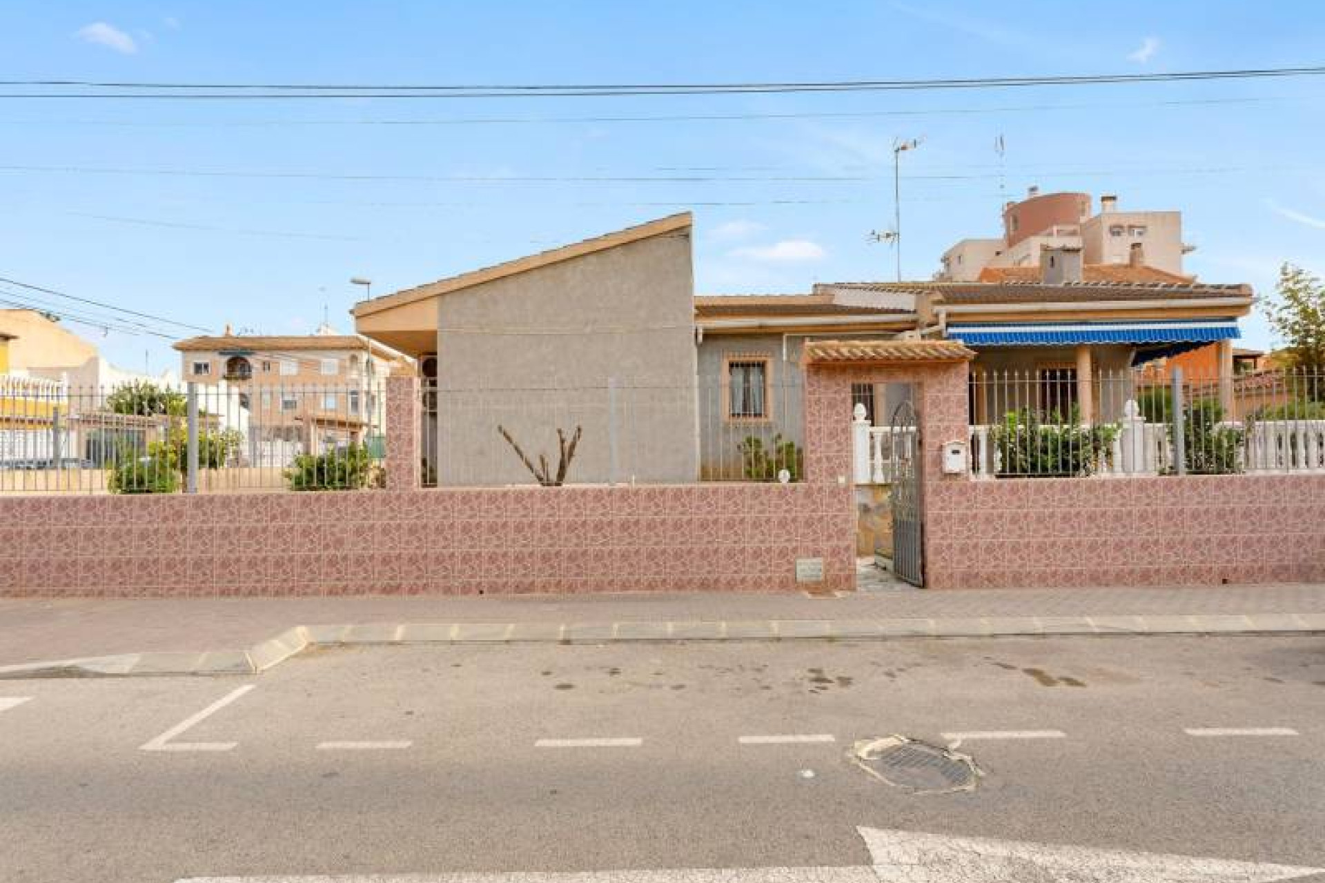 Resale - 3. Semi - Detached Villa - Torrevieja