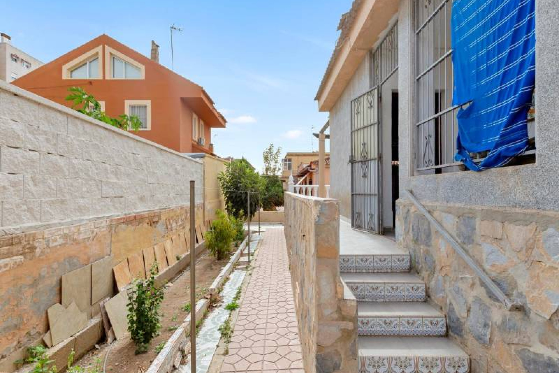 Resale - 3. Semi - Detached Villa - Torrevieja