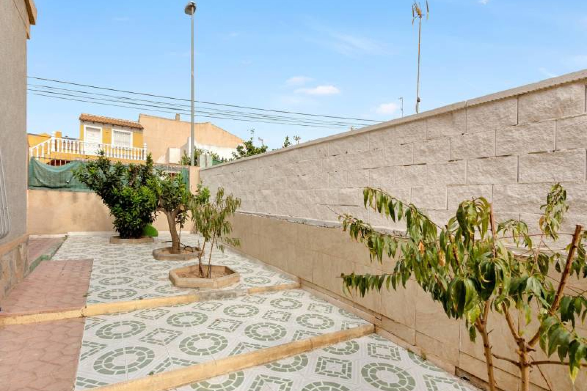 Resale - 3. Semi - Detached Villa - Torrevieja