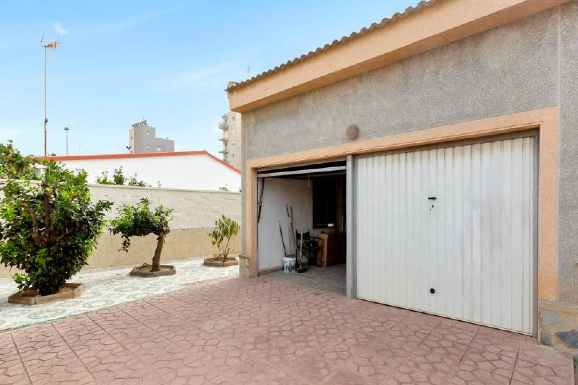 Resale - 3. Semi - Detached Villa - Torrevieja