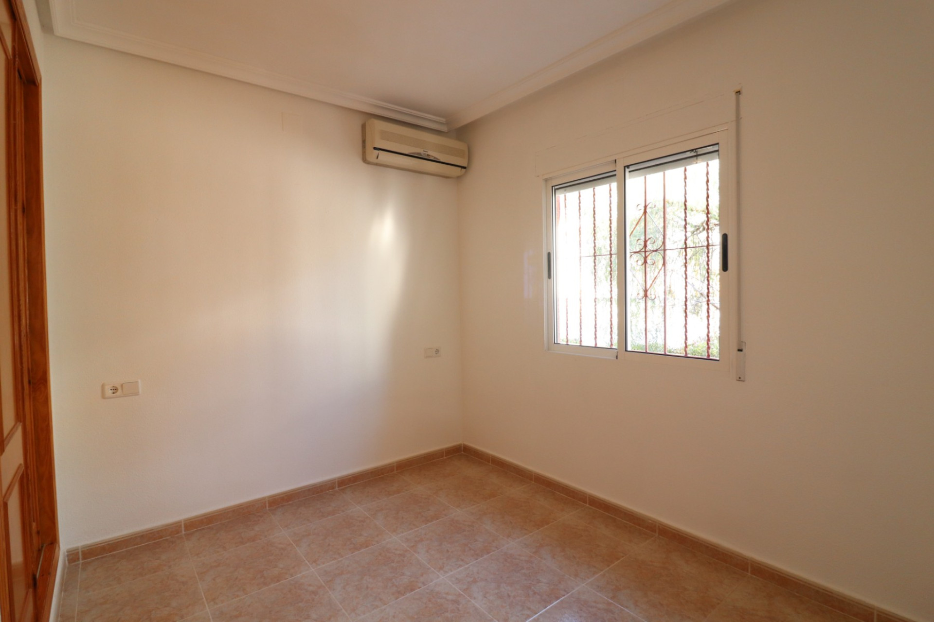 Resale - 4. House - Detached Villa - Algorfa - Rojales