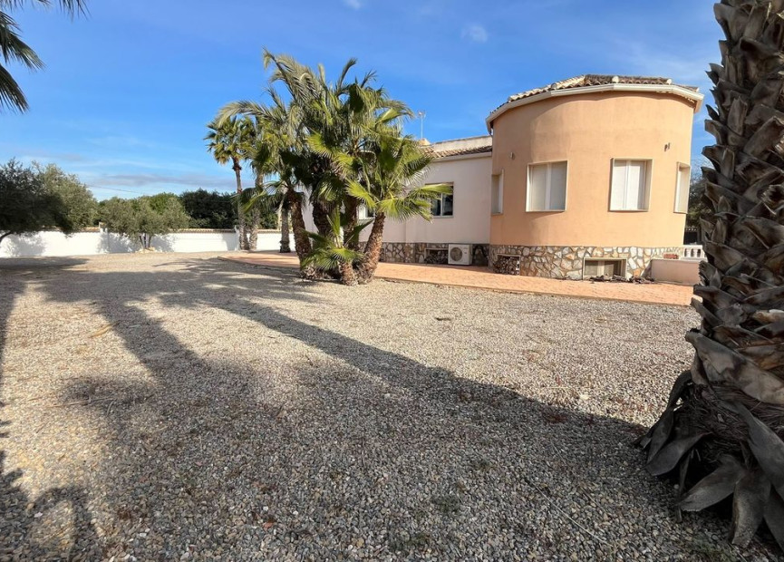 Resale - 4. House - Detached Villa - Catral