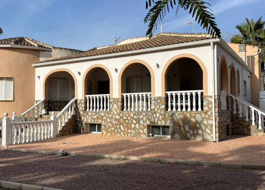 Resale - 4. House - Detached Villa - Catral