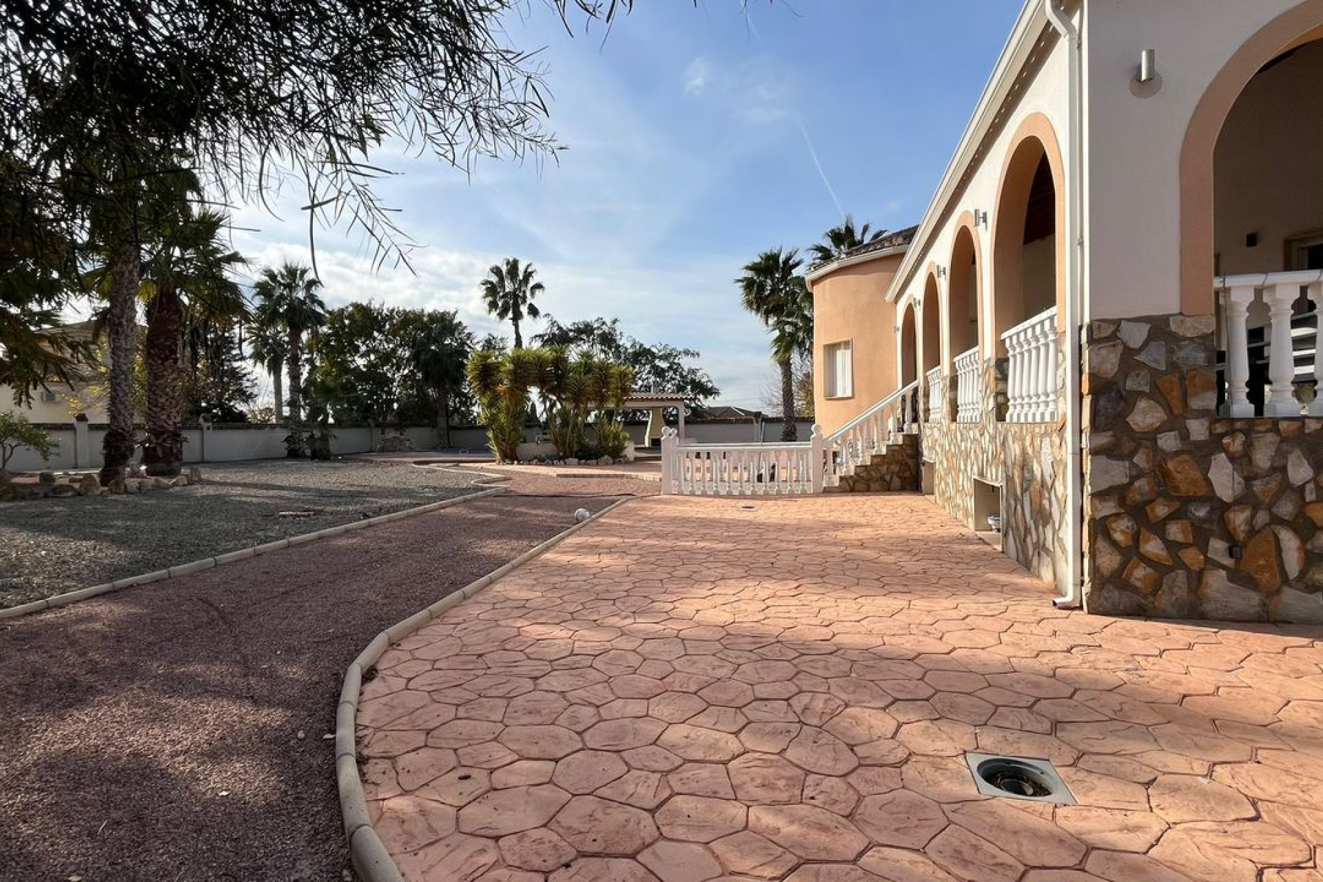 Resale - 4. House - Detached Villa - Catral