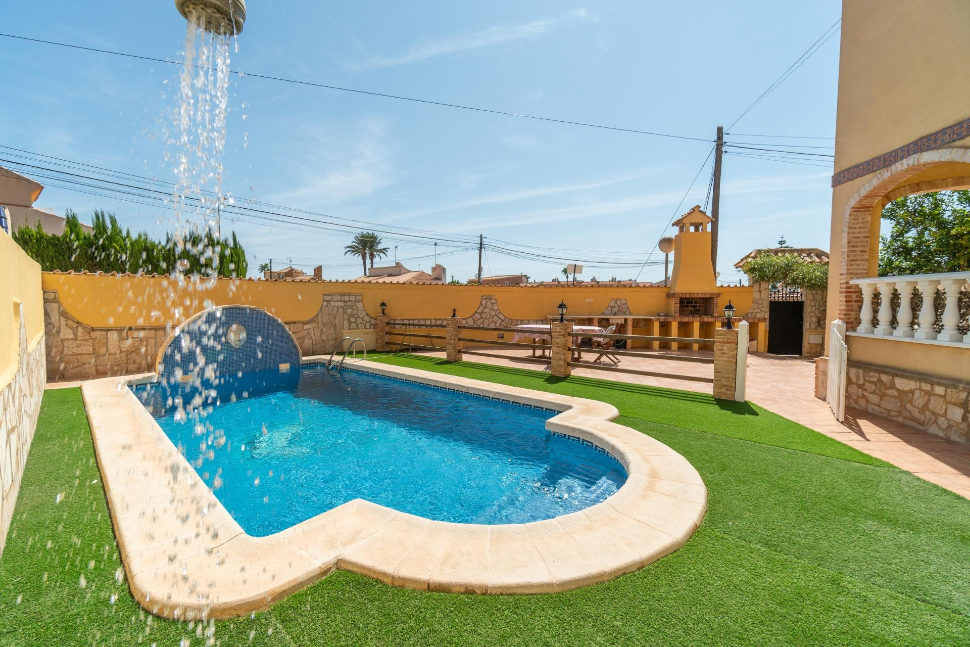 Resale - 4. House - Detached Villa - Orihuela Costa