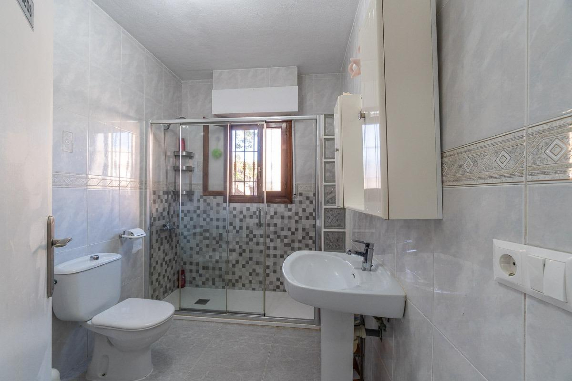 Resale - 4. House - Detached Villa - Orihuela Costa