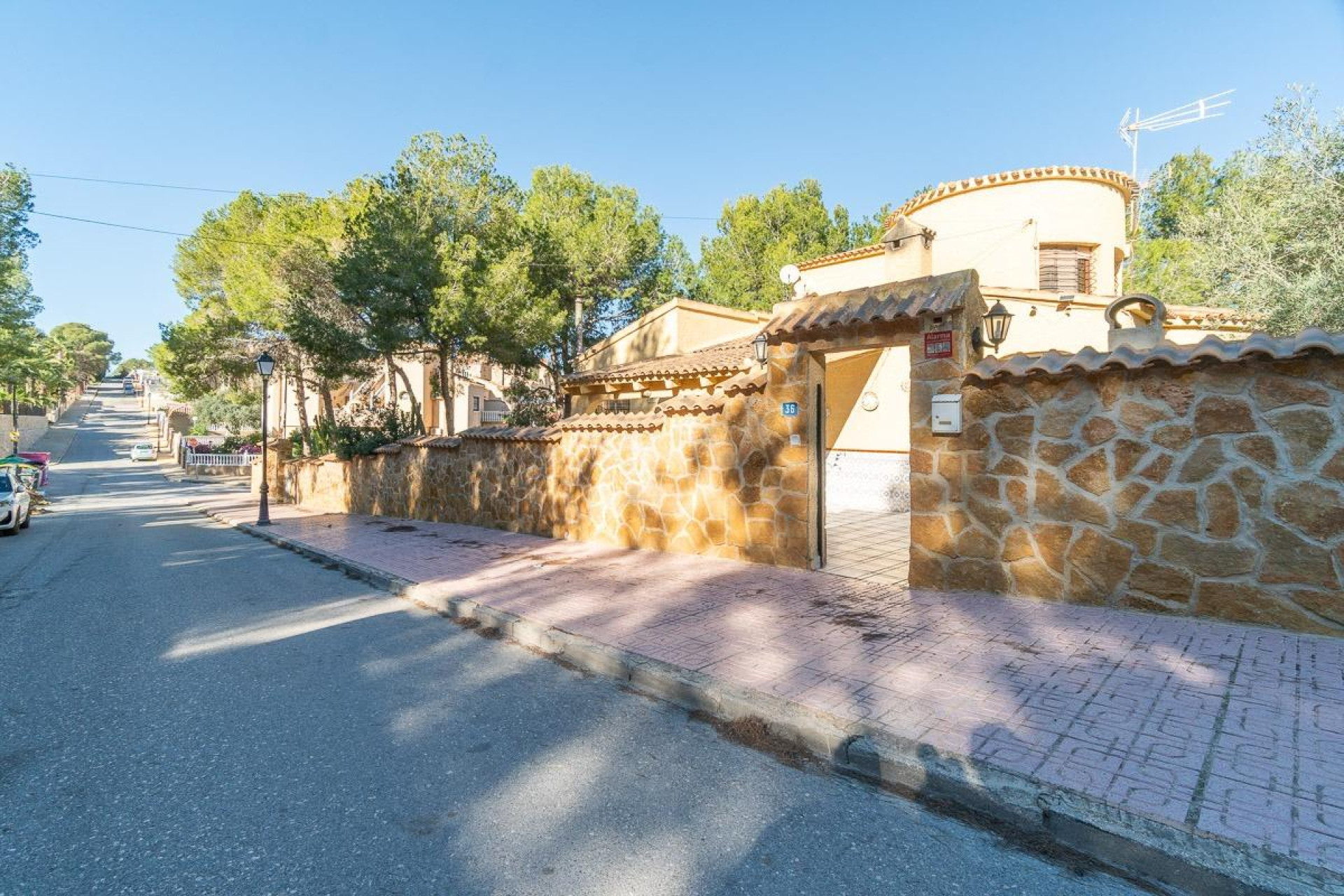 Resale - 4. House - Detached Villa - Orihuela Costa