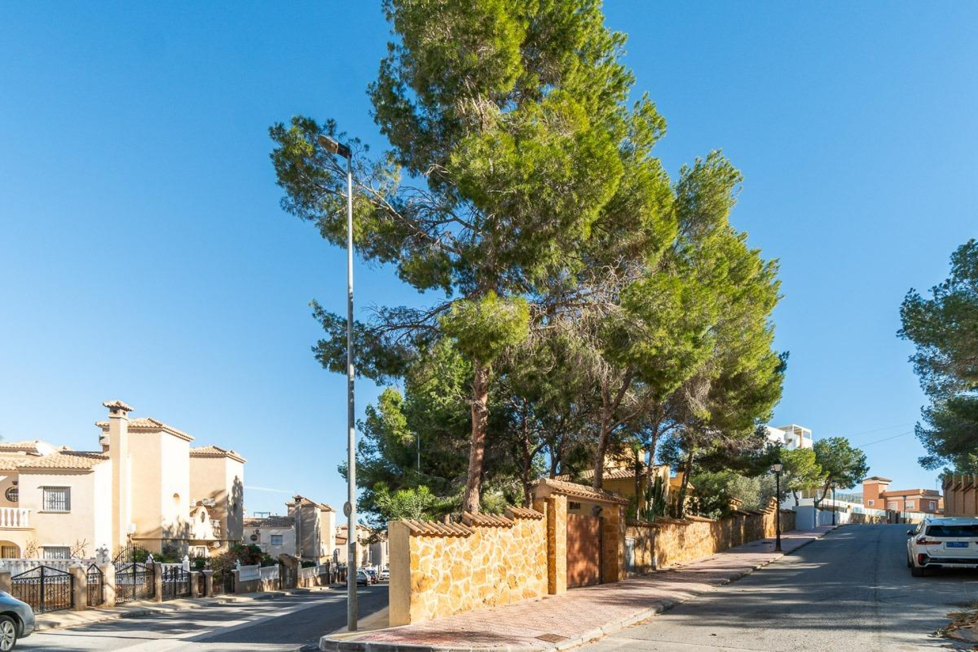 Resale - 4. House - Detached Villa - Orihuela Costa