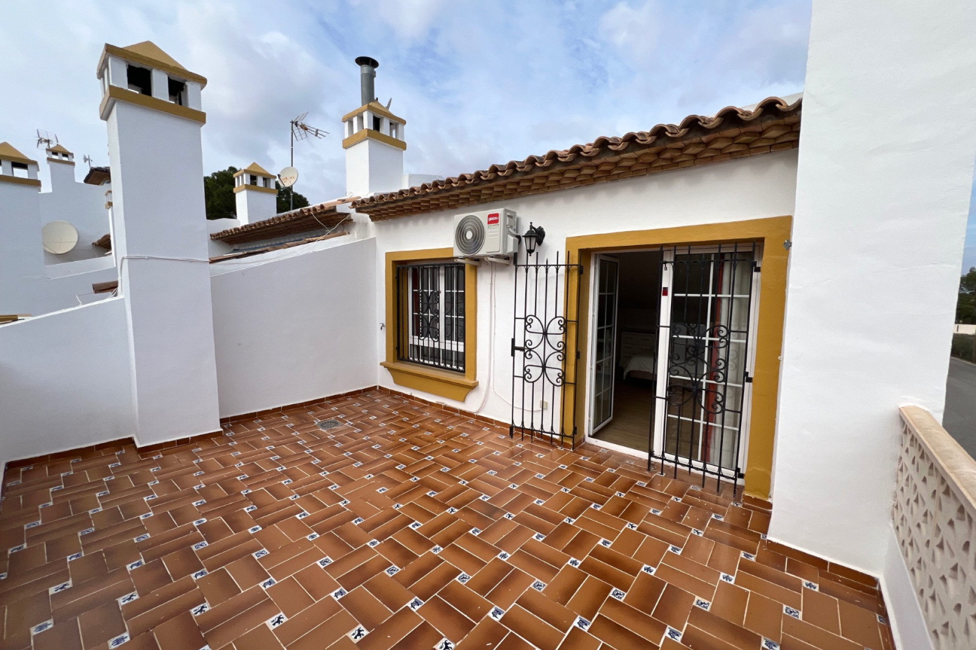 Resale - 4. House - Detached Villa - Orihuela Costa