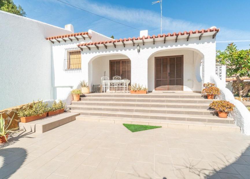 Resale - 4. House - Detached Villa - Orihuela Costa