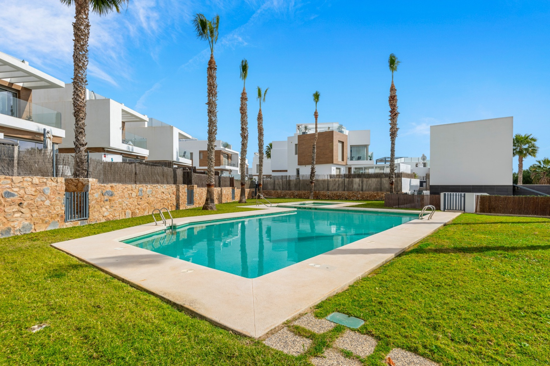 Resale - 4. House - Detached Villa - Orihuela Costa