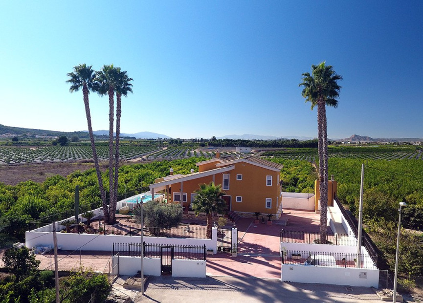 Resale - 4. House - Detached Villa - Orihuela