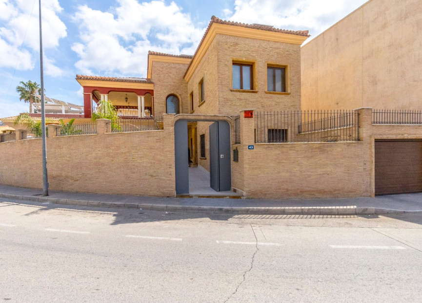 Resale - 4. House - Detached Villa - Orihuela