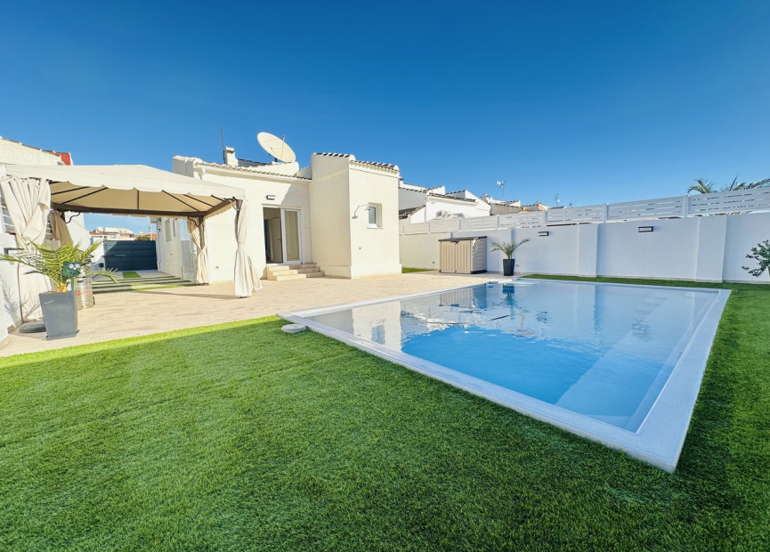 Resale - 4. House - Detached Villa - Torrevieja