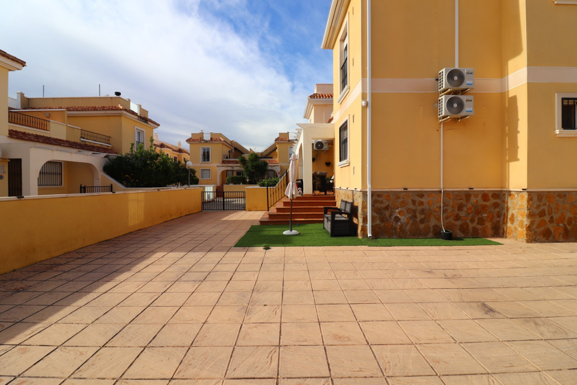 Resale - 4. Semi-detached villa - Ciudad Quesada - Costa Blanca South