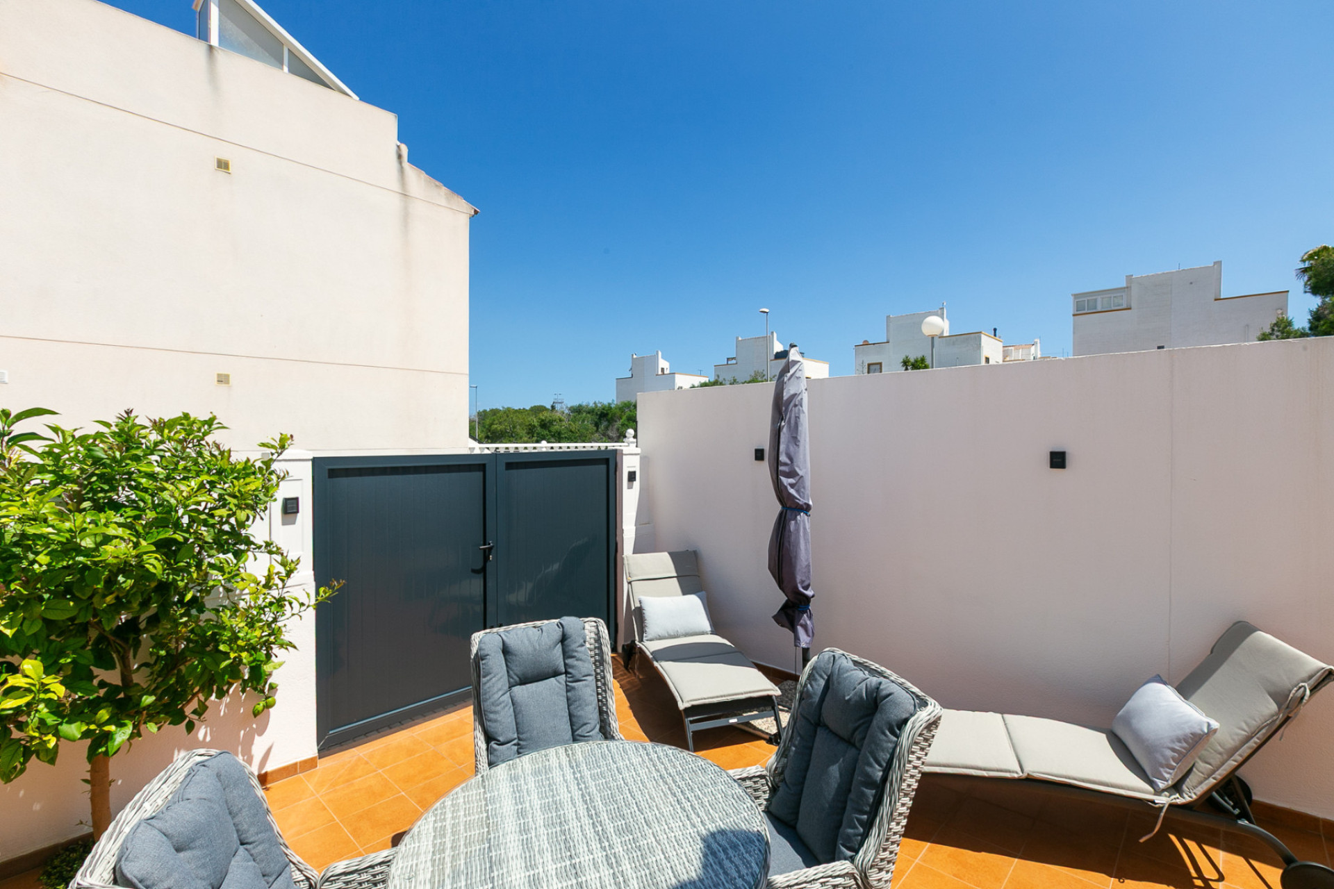 Resale - 4. Semi-detached villa - Los Altos - Costa Blanca South
