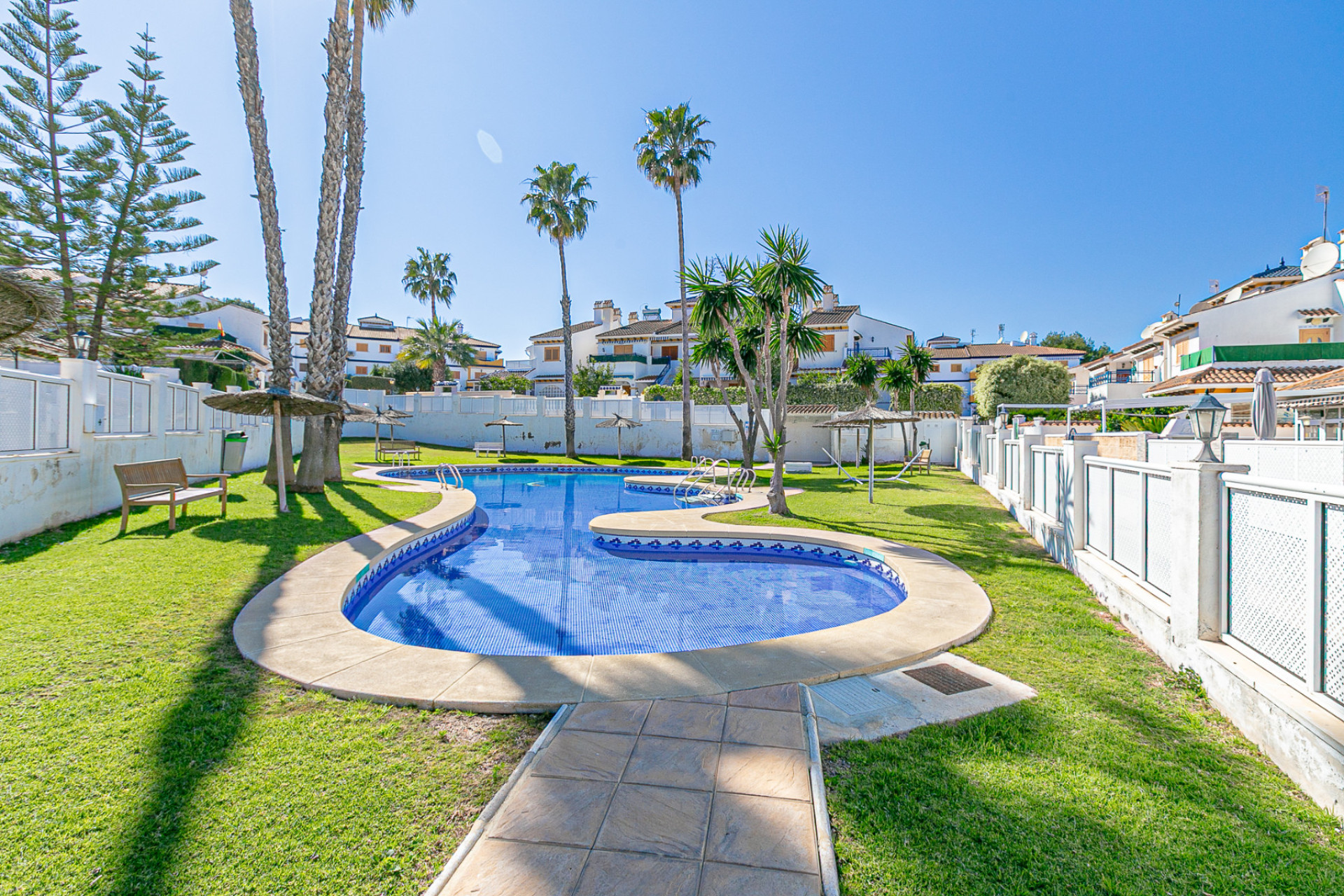 Resale - 4. Semi-detached villa - Mil Palmeras - Riomar