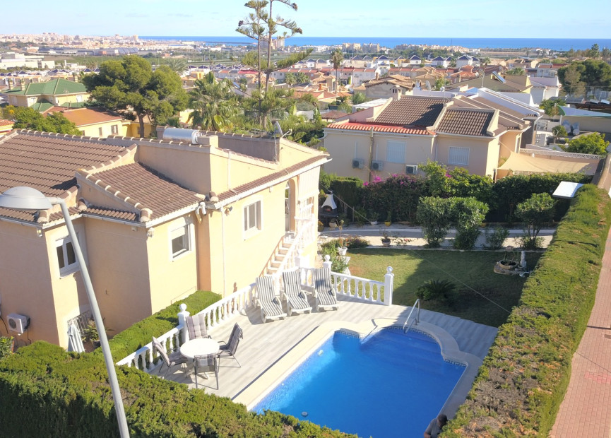 Resale - 4. Semi-detached villa - Orihuela Costa - Costa Blanca South
