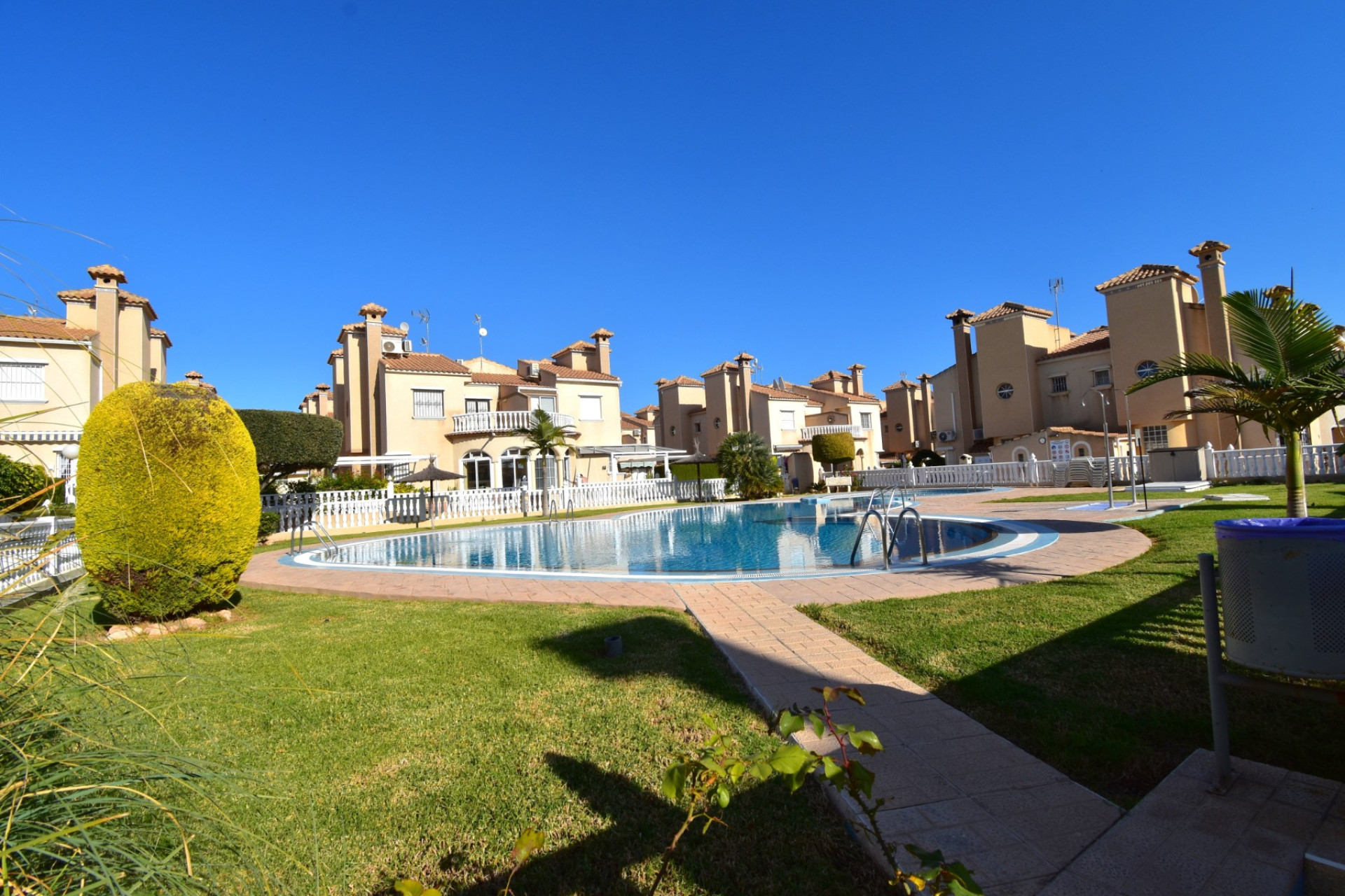 Resale - 4. Semi-detached villa - Orihuela Costa - Costa Blanca South