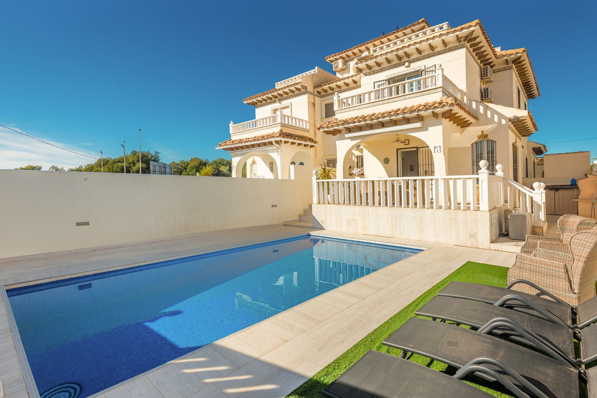 Resale - 4. Semi-detached villa - Orihuela Costa - Costa Blanca South