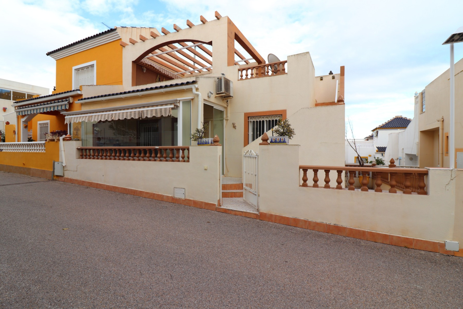 Resale - 4. Semi-detached villa - Orihuela Costa - Costa Blanca South