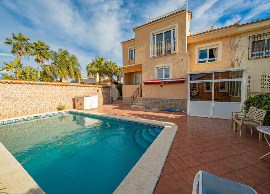 Resale - 4. Semi-detached villa - Torrevieja - Costa Blanca South