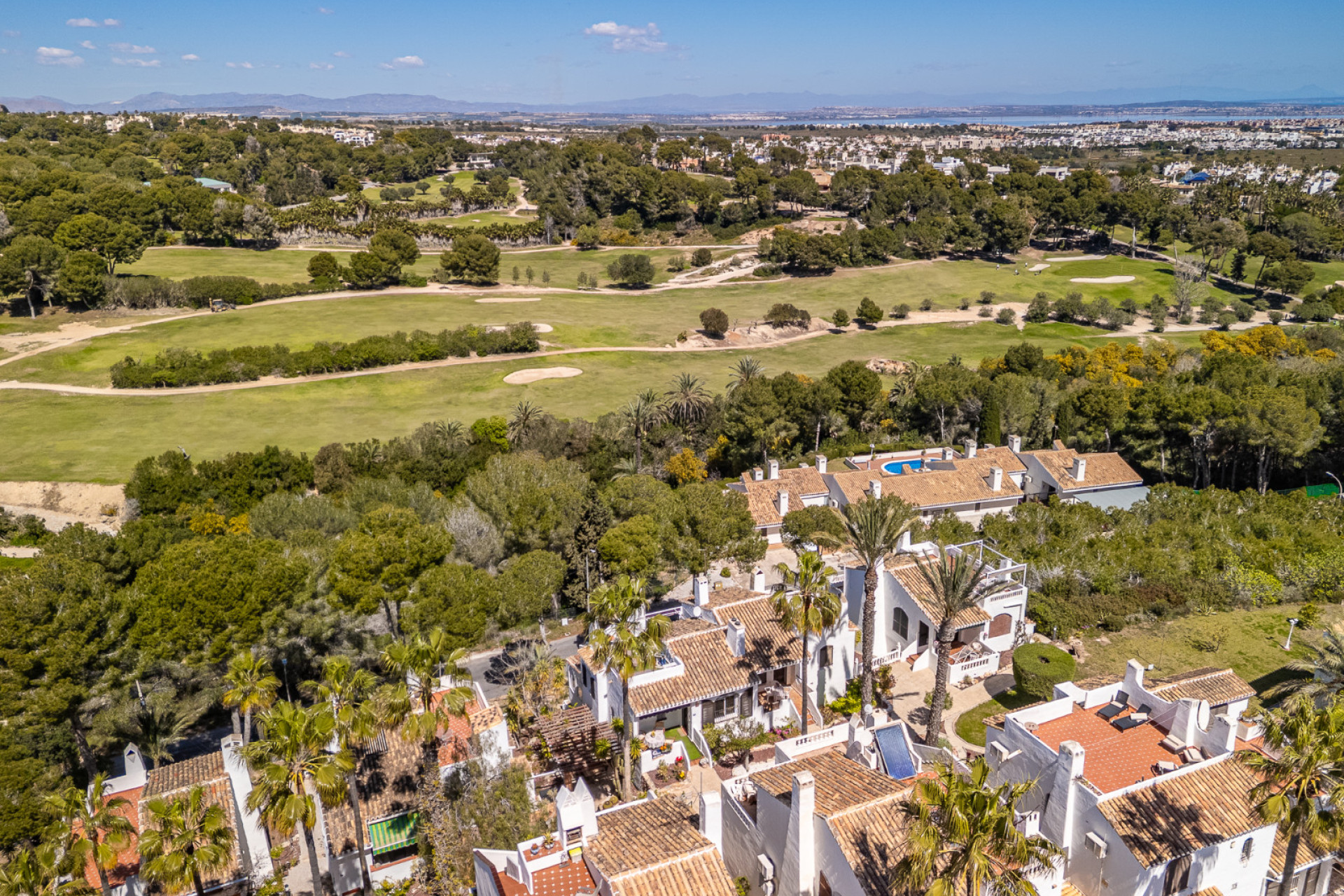 Resale - 4. Semi-detached villa - Villamartin - Costa Blanca South