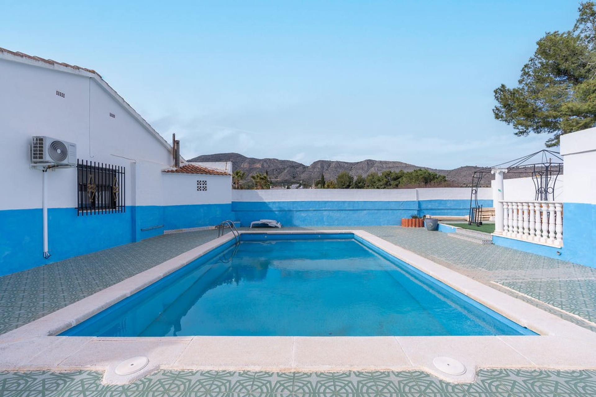 Resale - 6. Detached villa - Hondón de las Nieves - Costa Blanca South