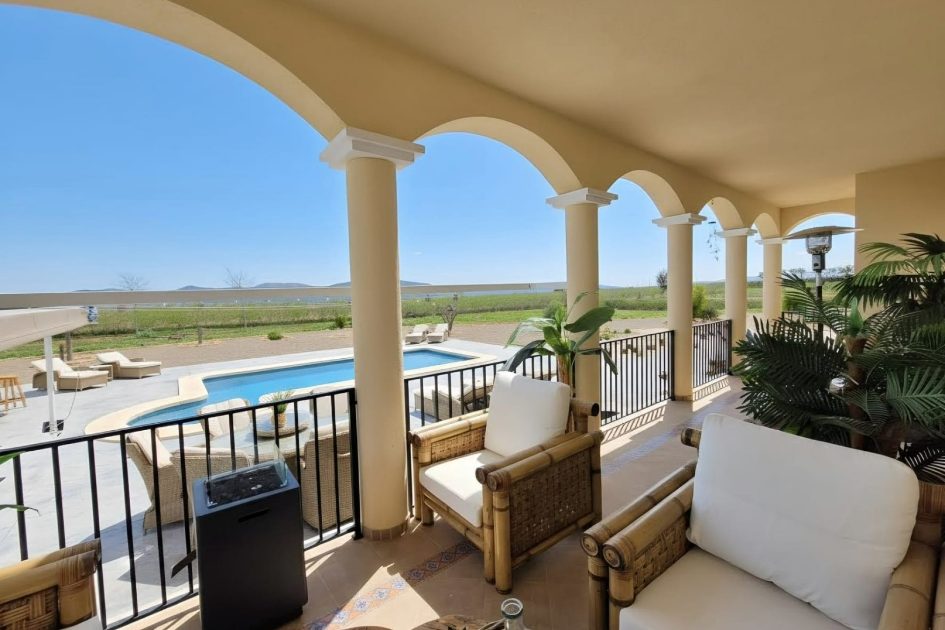 Resale - 7. Finca / Country property - Pinoso - Pinoso - Country