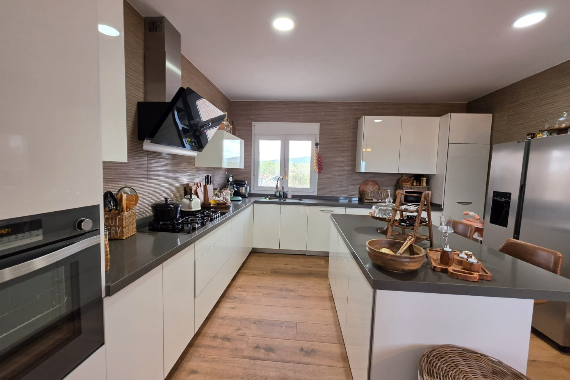 Resale - 7. Finca / Country property - Pinoso - Pinoso - Country