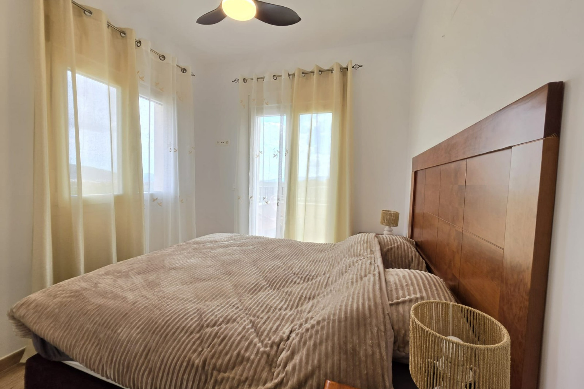 Resale - 7. Finca / Country property - Pinoso - Pinoso - Country