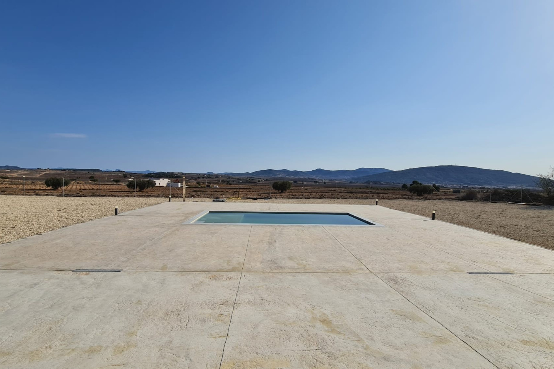 Resale - 7. Finca / Country property - Pinoso - Pinoso - Country