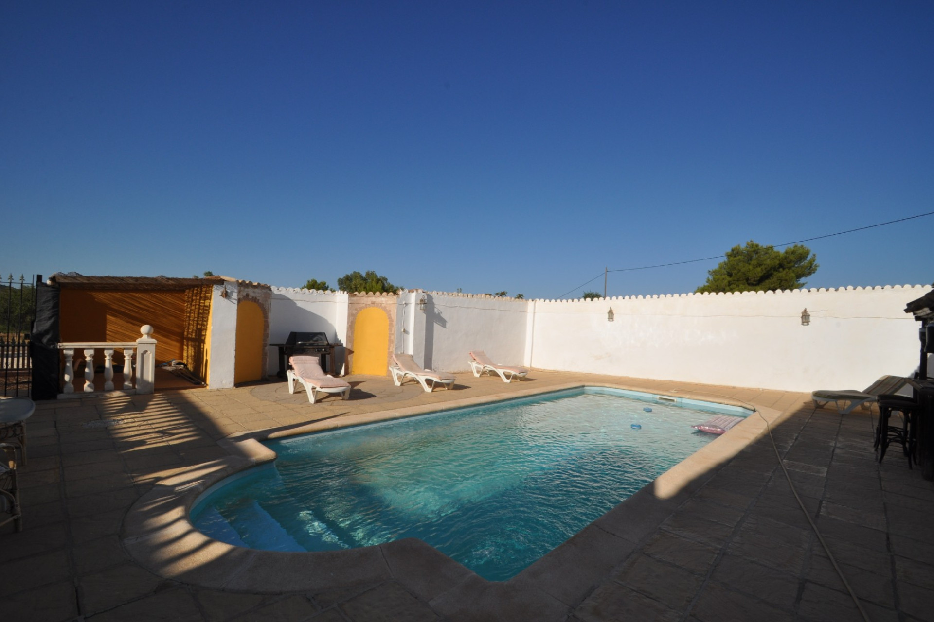 Resale - 7. Finca / Country property - Pinoso - Pinoso - Town