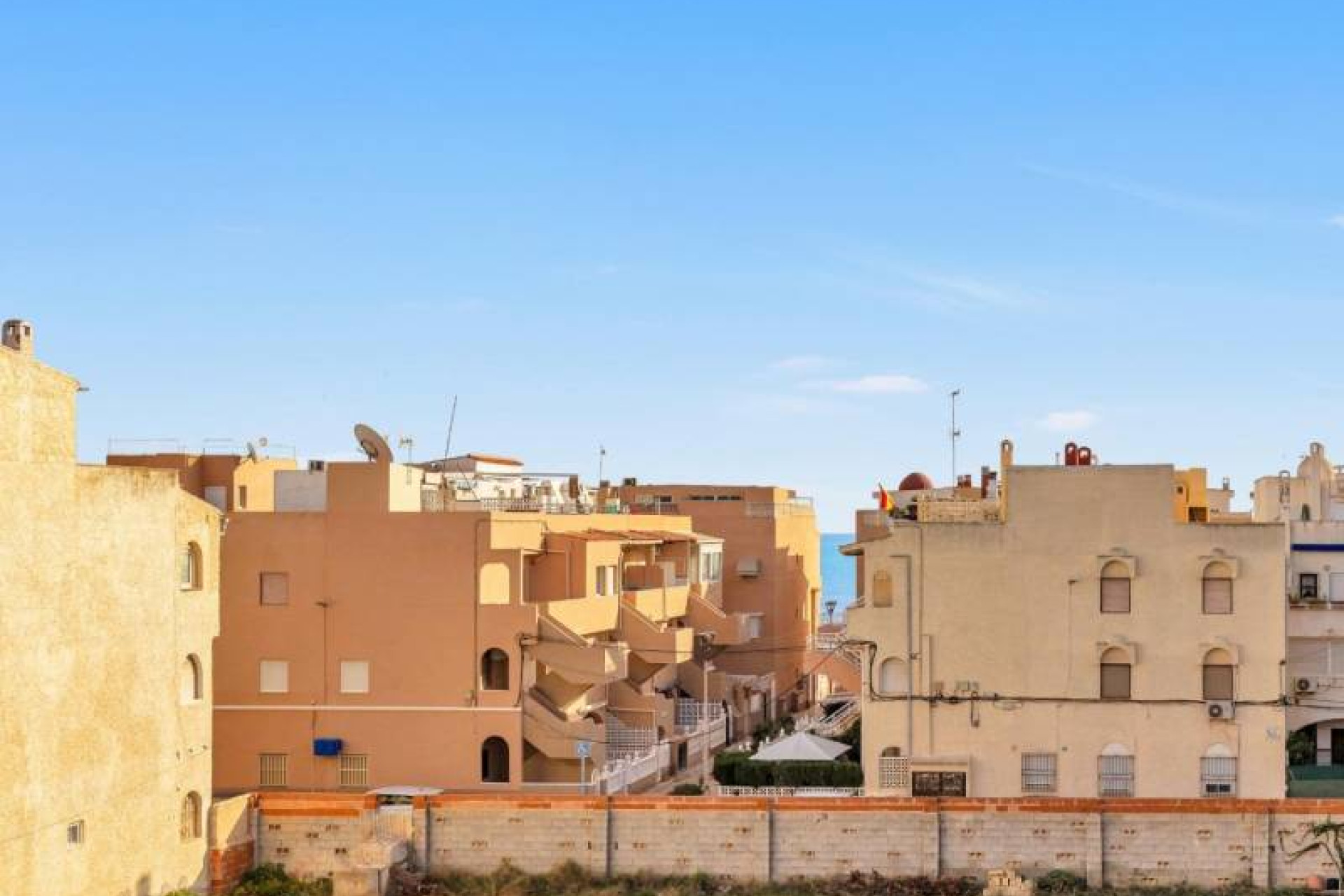 Resale - Apartment - La Mata - Torrevieja