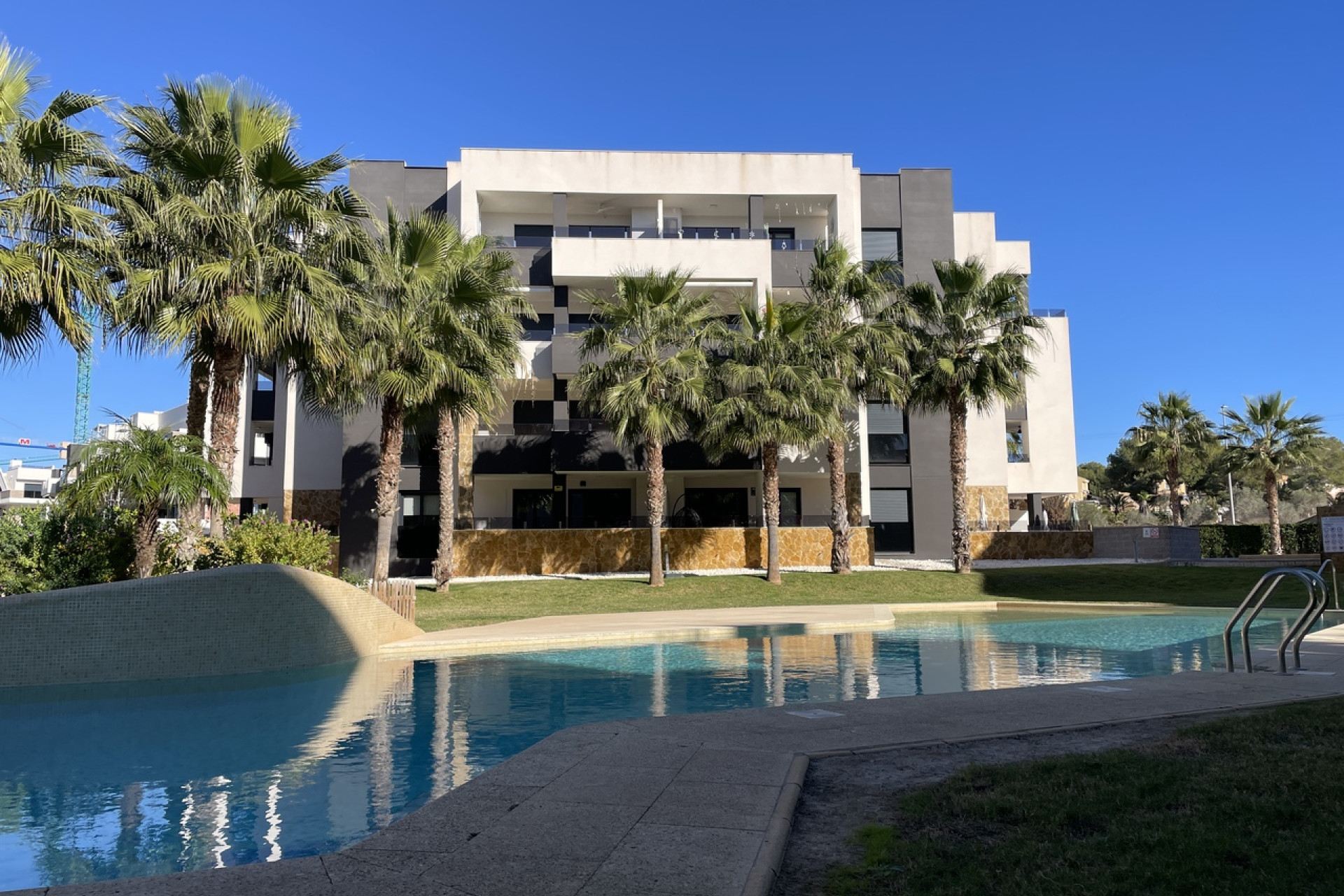 Resale - Apartment - Los Altos - Orihuela Costa