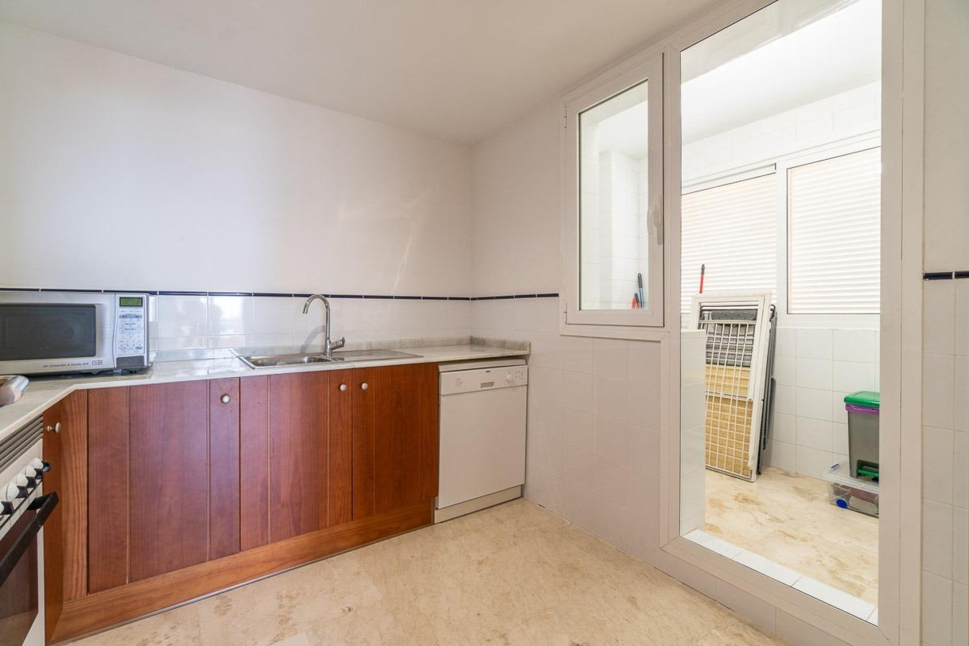 Resale - Apartment - Torrevieja - Orihuela Costa