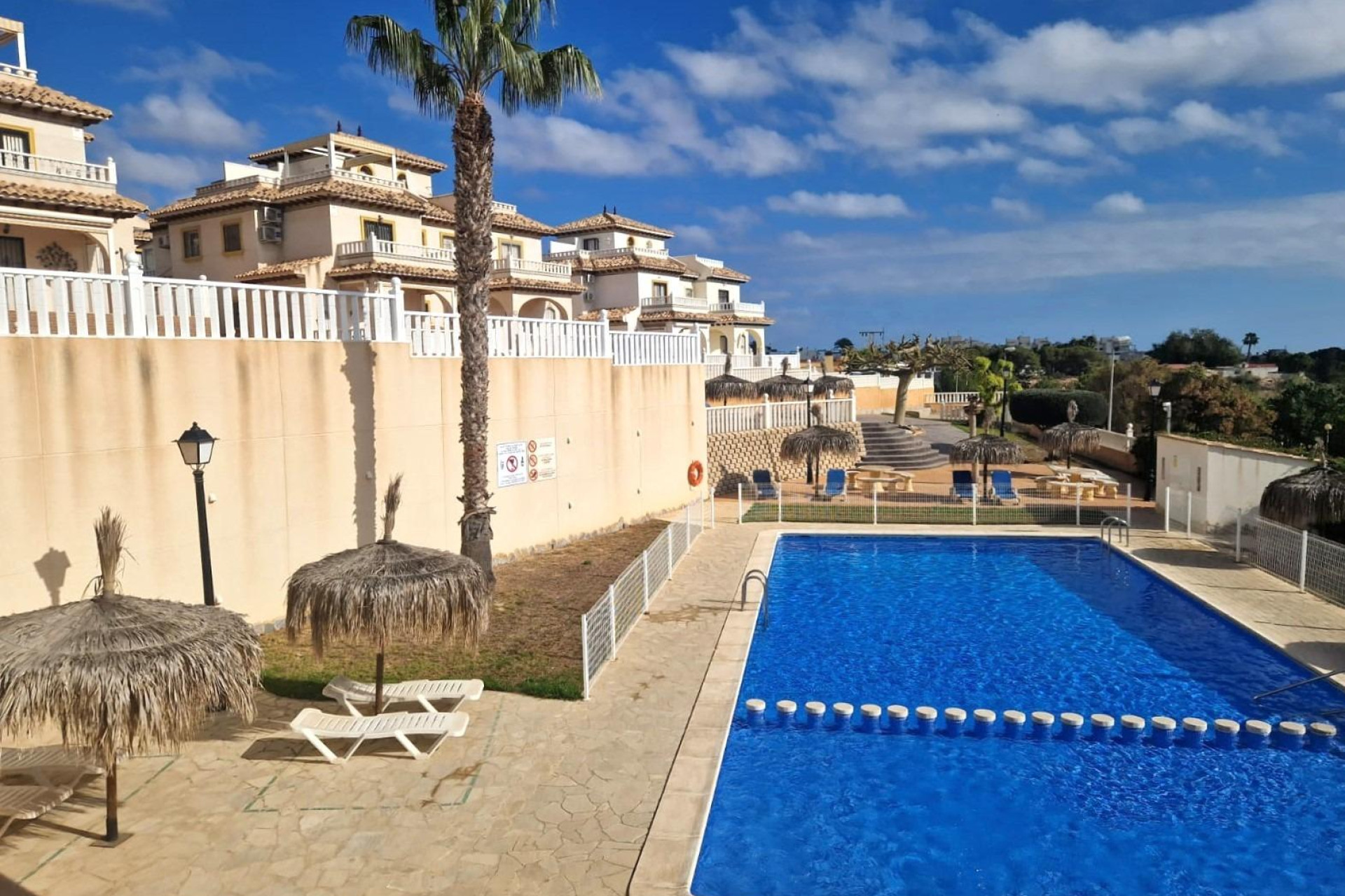 Resale - Casa Tipo Dúplex - Orihuela Costa