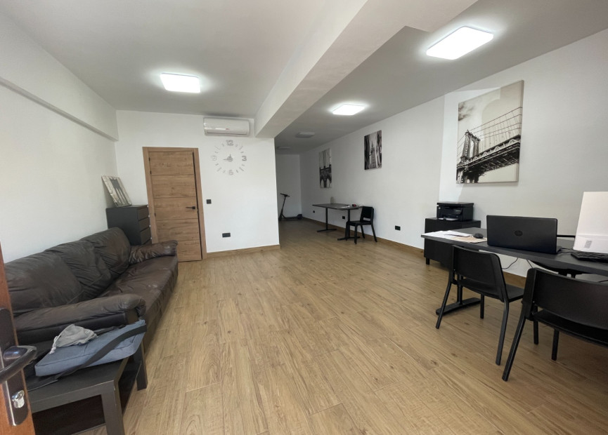 Resale - Commercial property - Guardamar del Segura - Comunidad Valenciana