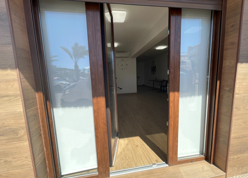 Resale - Commercial property - Guardamar del Segura - Comunidad Valenciana