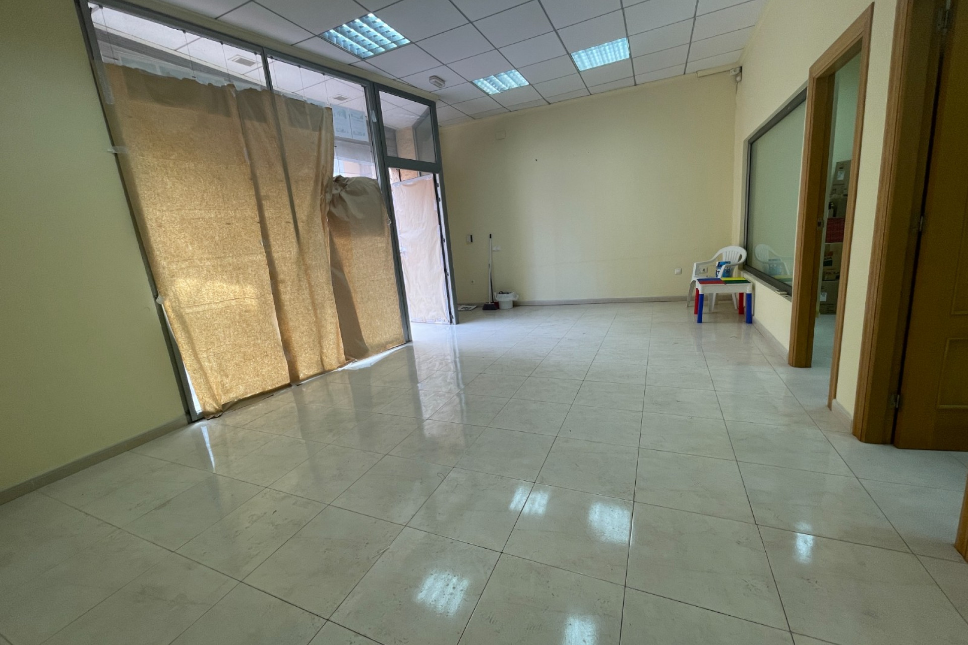 Resale - Commercial property - Guardamar del Segura