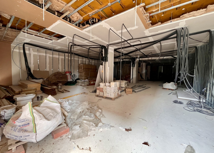 Resale - Commercial property - La Zenia - Costa Blanca South