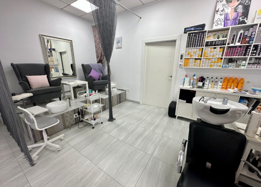 Resale - Commercial property - La Zenia - Costa Blanca South