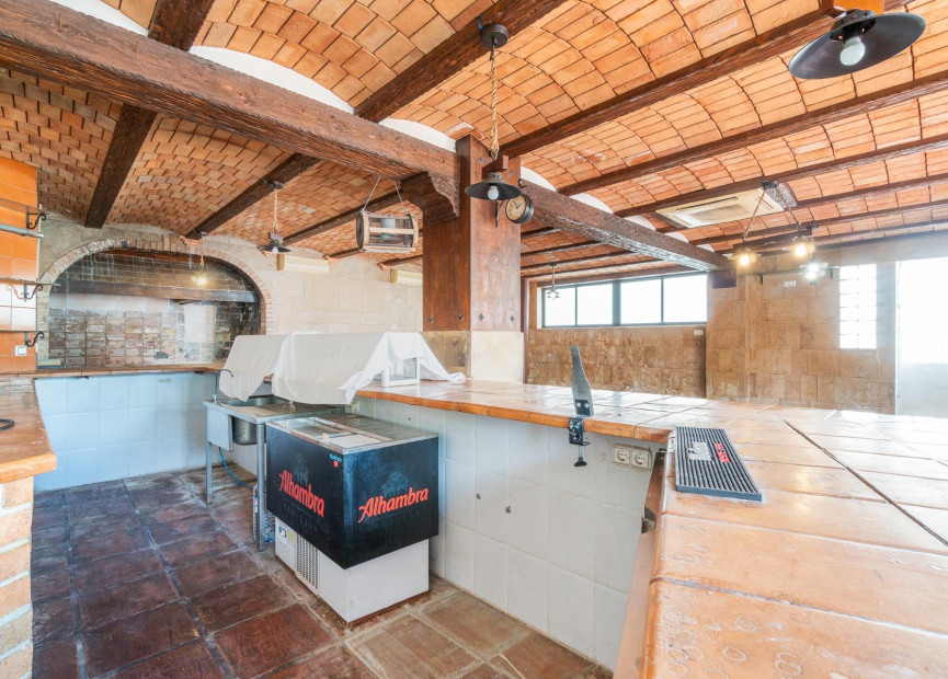 Resale - Commercial property - Torrevieja - Costa Blanca South