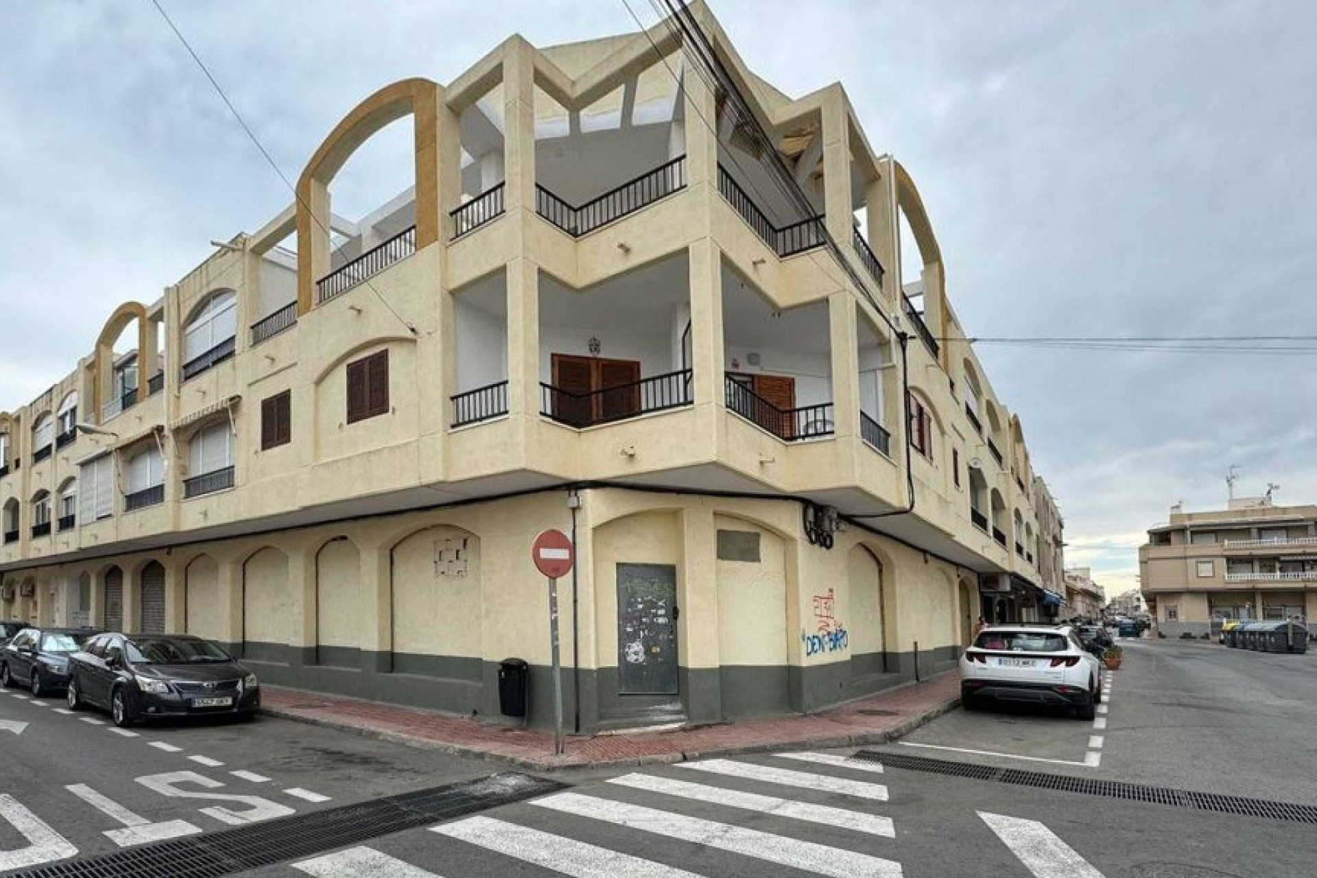 Resale - Commercial property - Torrevieja - Costa Blanca South