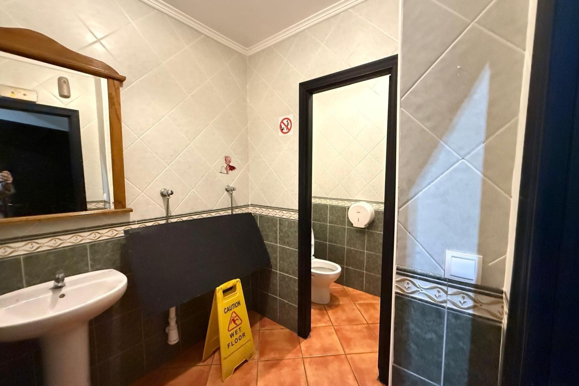 Resale - Commercial property - Torrevieja - Costa Blanca South