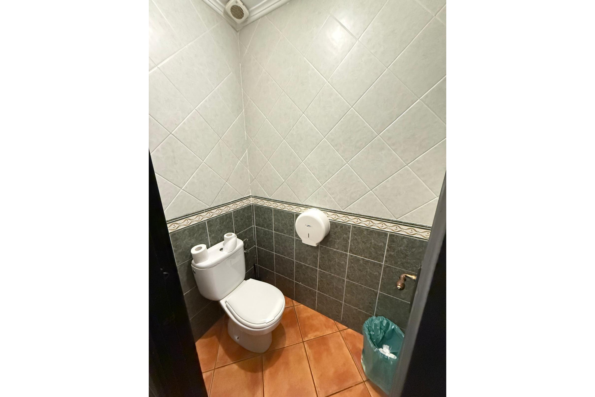 Resale - Commercial property - Torrevieja - Costa Blanca South