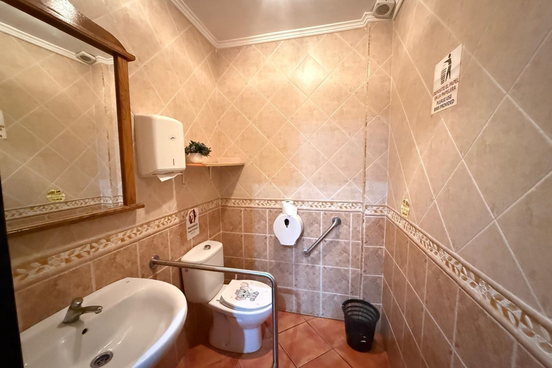 Resale - Commercial property - Torrevieja - Costa Blanca South