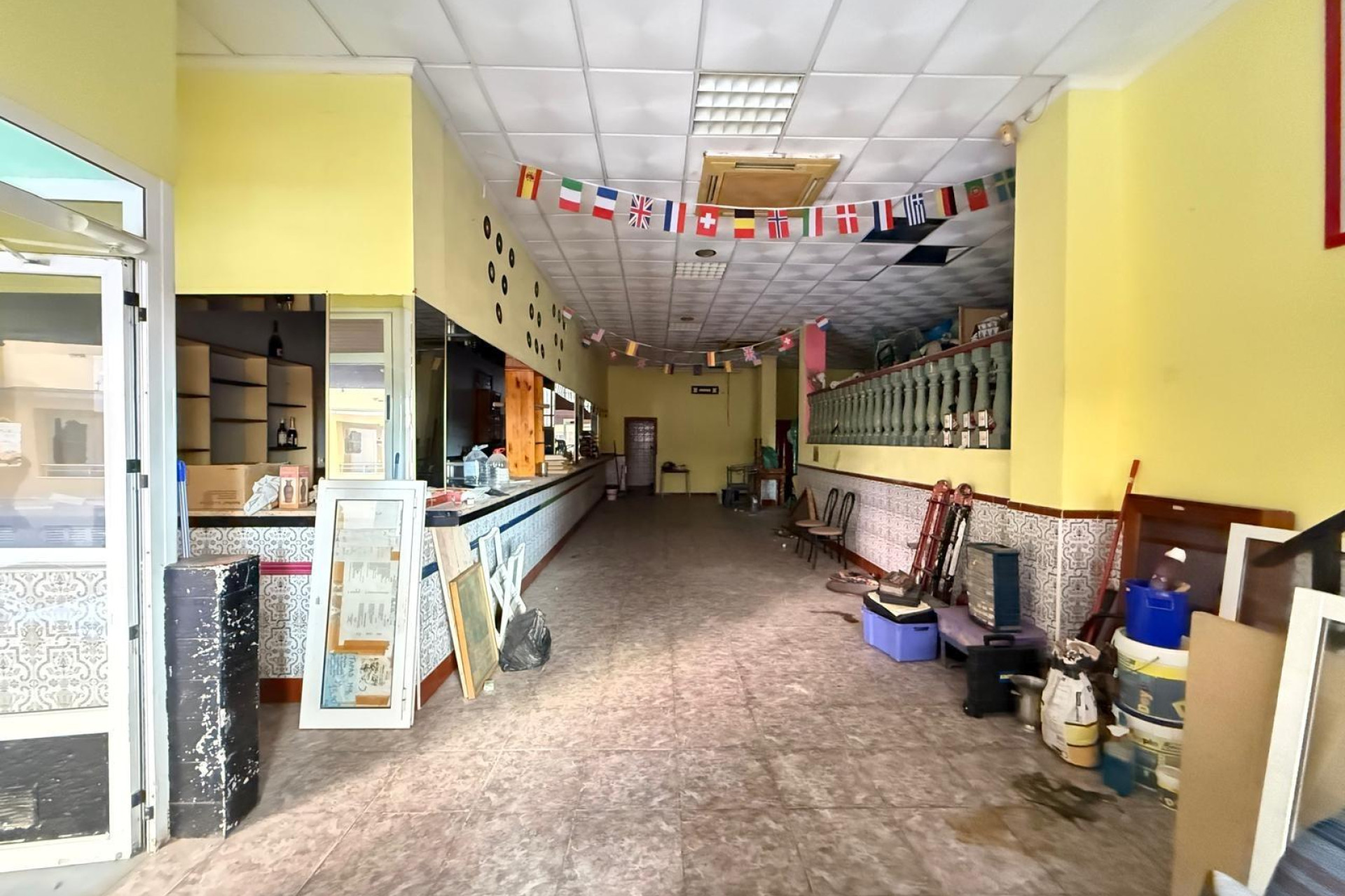 Resale - Commercial property - Torrevieja - Costa Blanca South