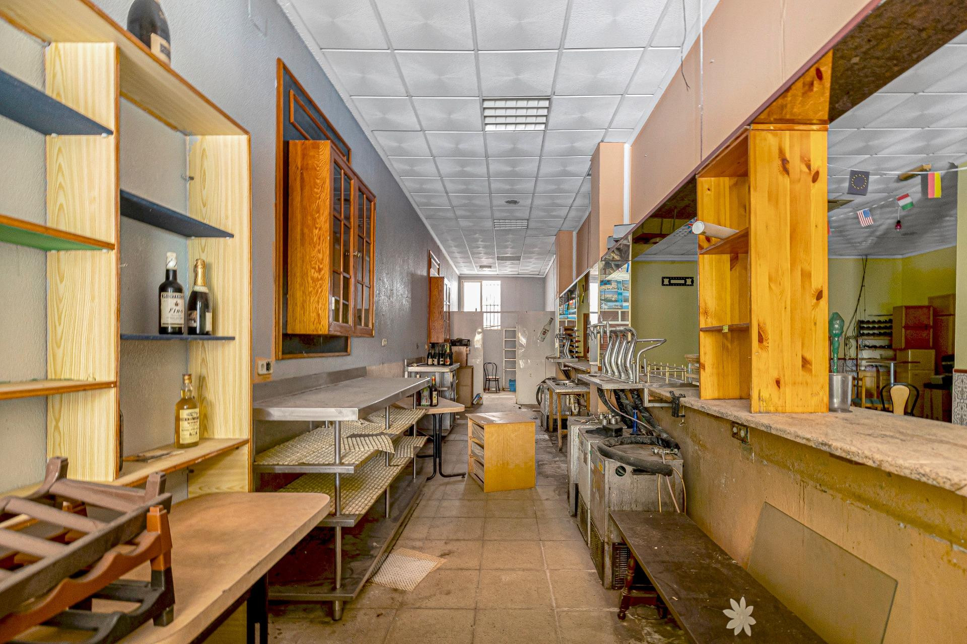 Resale - Commercial property - Torrevieja - Costa Blanca South