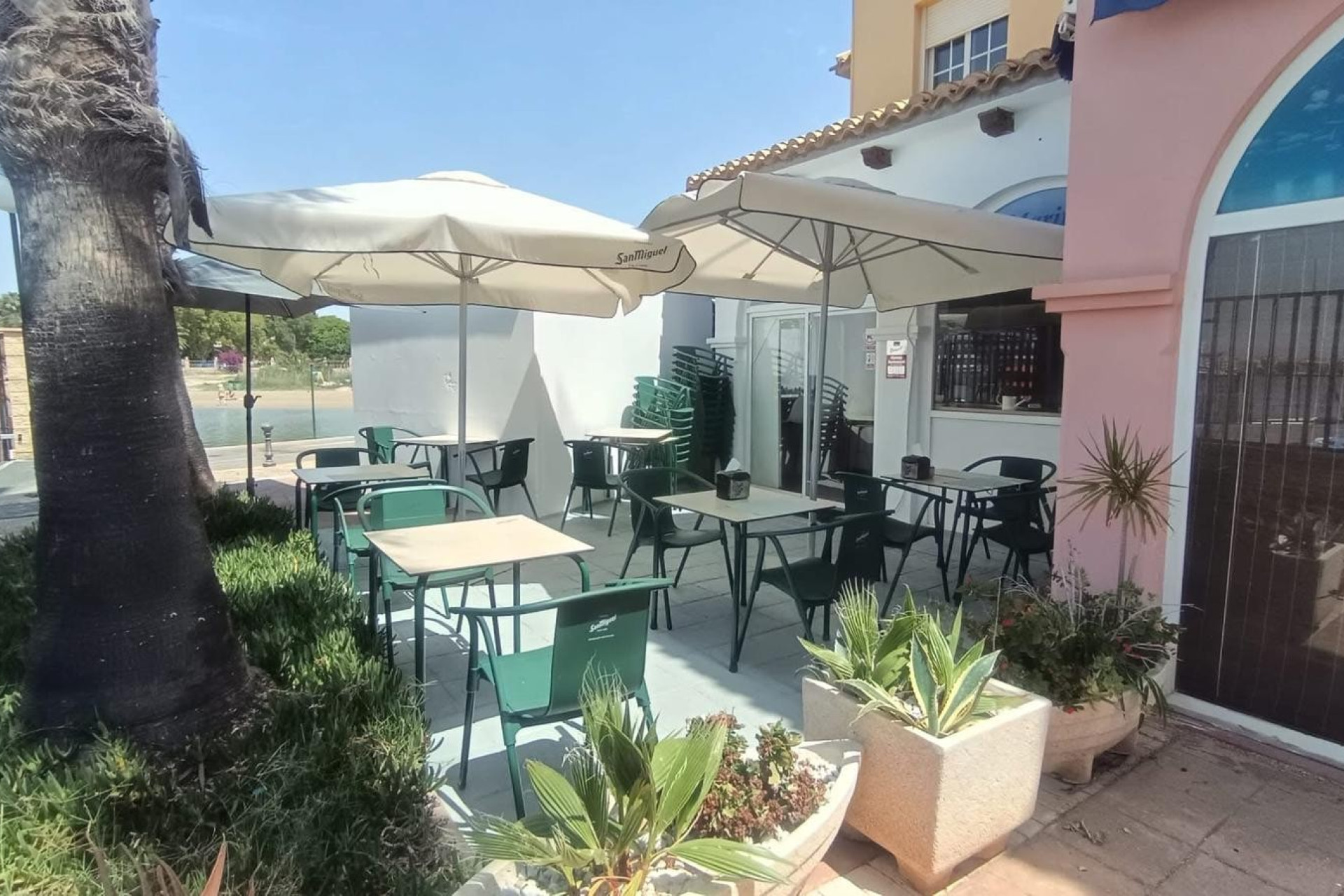 Resale - Commercial property - Torrevieja - Puerto